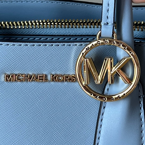 🌼Michael Kors Purse - Picture 13 of 13
